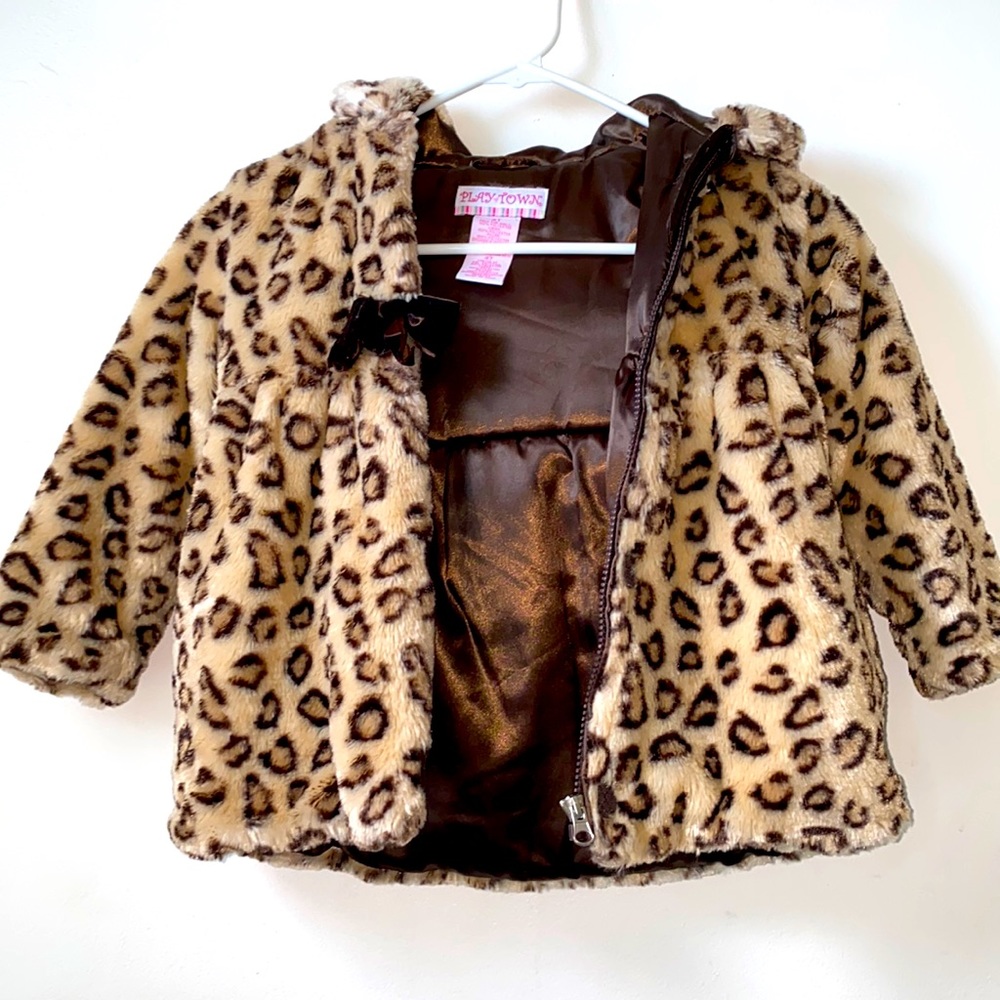 Play Town Girls Leopard print coat size 4T